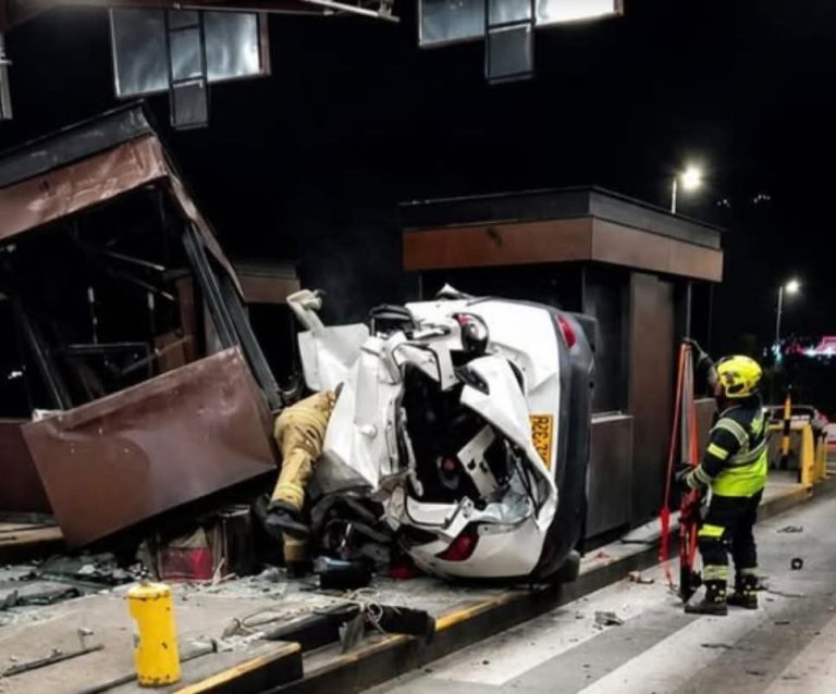 Joven murió tras brutal accidente que destruyó peaje en Antioquia