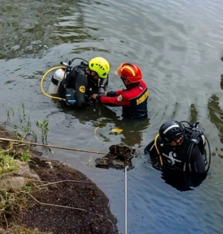 🚨 Hallan sin vida a mujer que cayó a un caño mientras se movilizaba en motocicleta