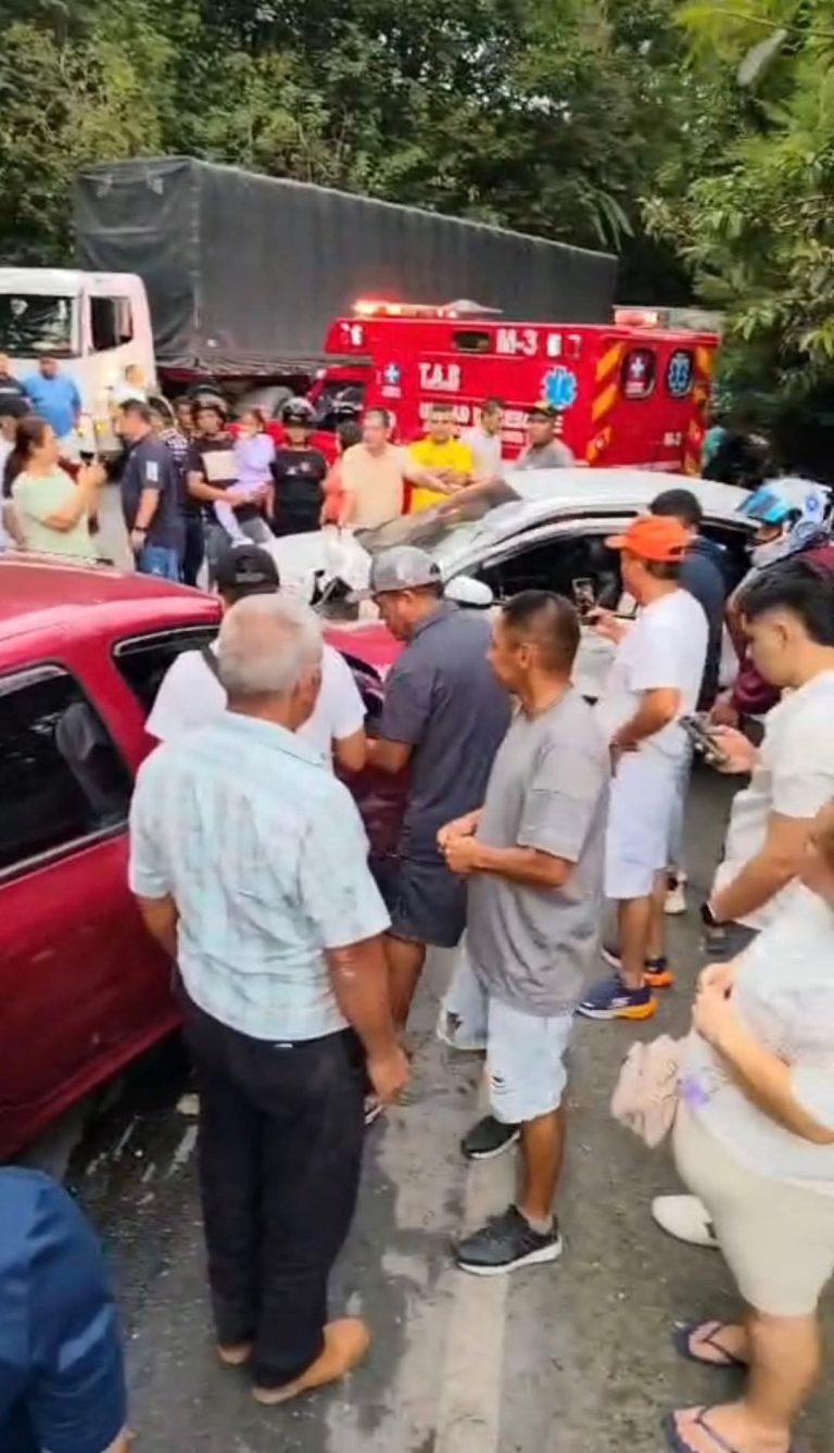 🚨 Ocho heridos tras fuerte accidente en la vía Panamericana en Cauca
