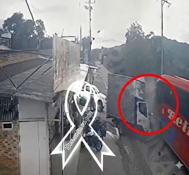 🚨 Un muerto y varios heridos dejó grave accidente en Barbosa, Santander