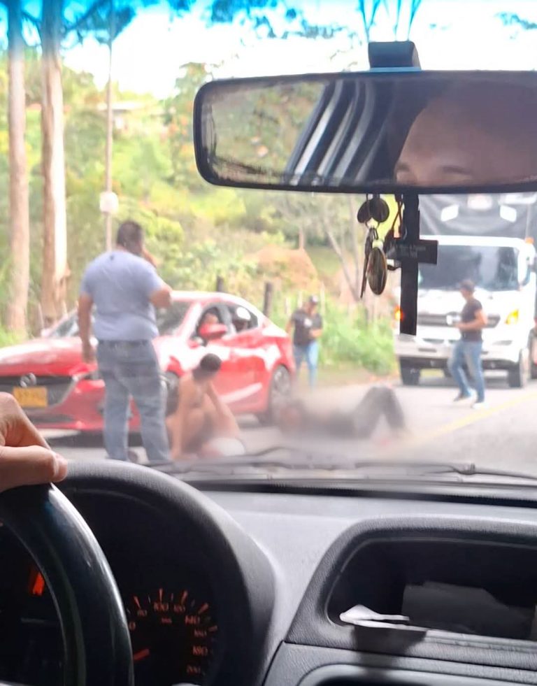 🚨 Dos personas resultaron heridas en accidente de tránsito en la vía Panamericana