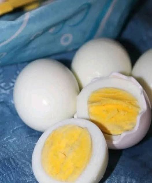 Médicos analizan los beneficios del huevo cocido y explican por qué sigue siendo uno de los alimentos más completos