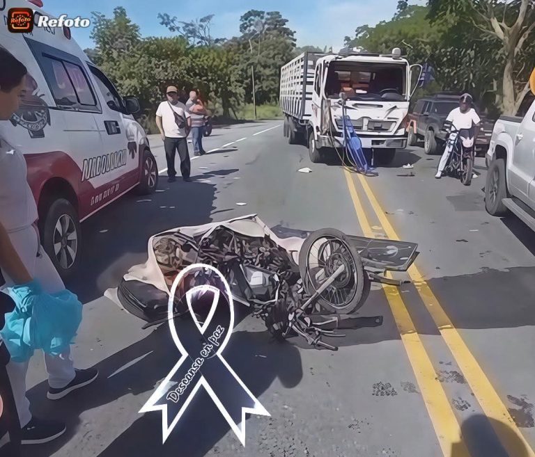 Dos personas fallecen en grave accidente entre motocicleta y furgón en Ibagué